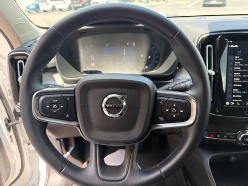 Certified 2024 Volvo XC40 B5 Core AWD/4WD image 8