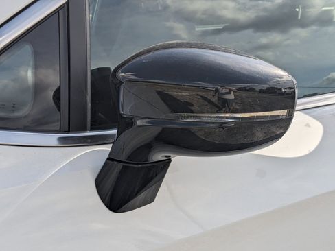 New 2025 Chrysler Voyager LX image 10