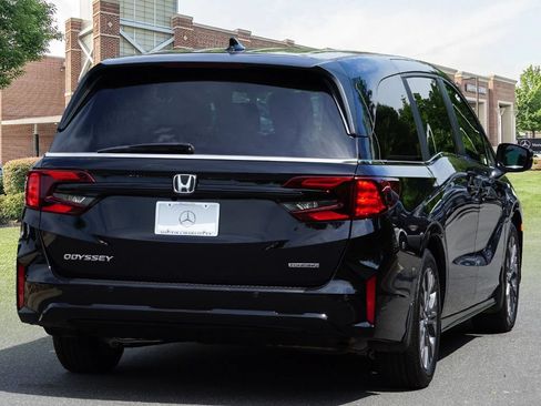 Used 2026 Honda Odyssey Touring image 6