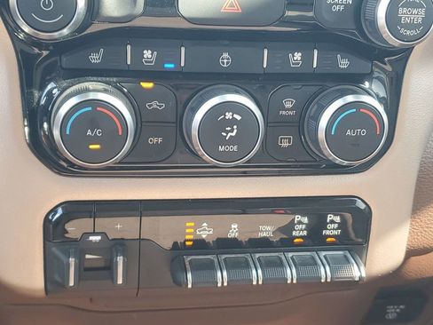 Used 2019 RAM 1500 Laramie image 33