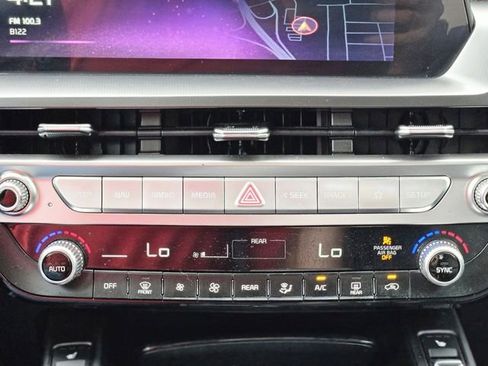 Used 2025 Kia Telluride S FWD image 24