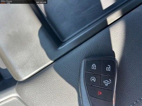 New 2026 GMC Sierra 1500 SLE image 21