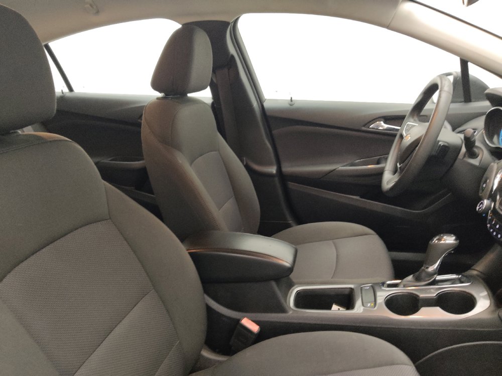 Used 2018 Chevrolet Cruze LT w/ Convenience Package FWD image 21