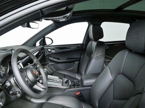 New 2026 Porsche Macan AWD/4WD image 5