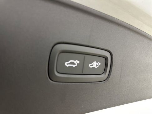 New 2025 Volvo EX90 Ultra image 35