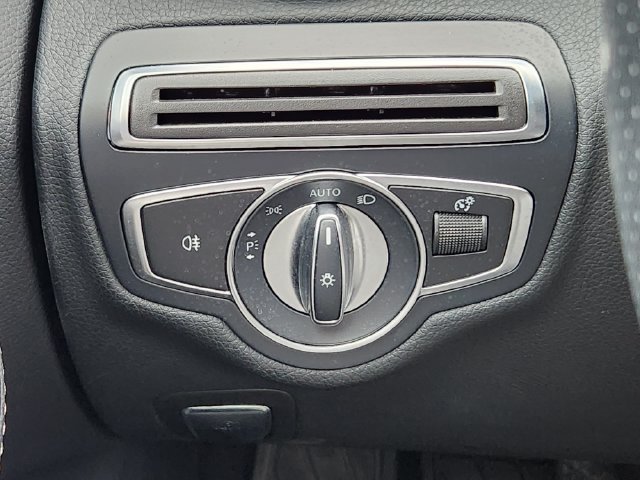 Used 2018 Mercedes-Benz C 300 4MATIC Sedan image 22