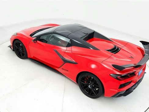 Used 2024 Chevrolet Corvette Z06 image 14