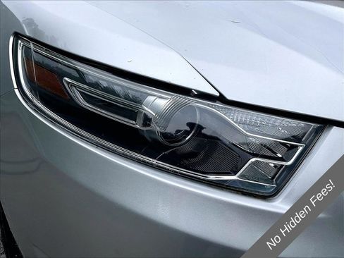Used 2018 Ford Taurus Limited FWD image 27