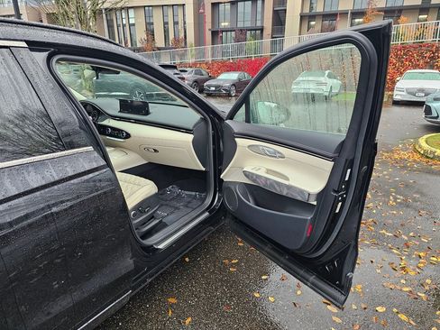 Used 2025 Genesis GV70 3.5T Sport w/ Sport Advanced Package image 28