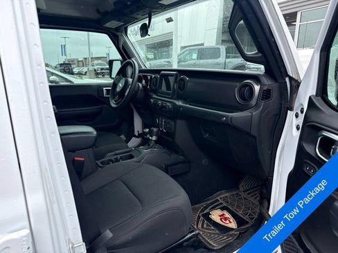 Used 2023 Jeep Gladiator Sport AWD/4WD image 6