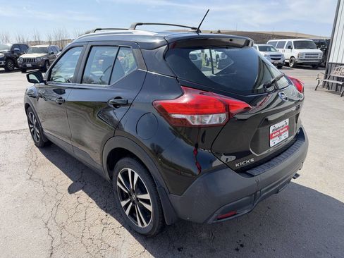 Used 2019 Nissan Kicks SV w/ Exterior Package FWD image 3