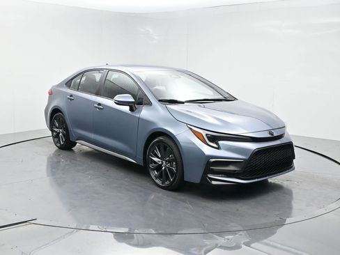 Used 2024 Toyota Corolla SE w/ SE Convenience Package FWD image 2