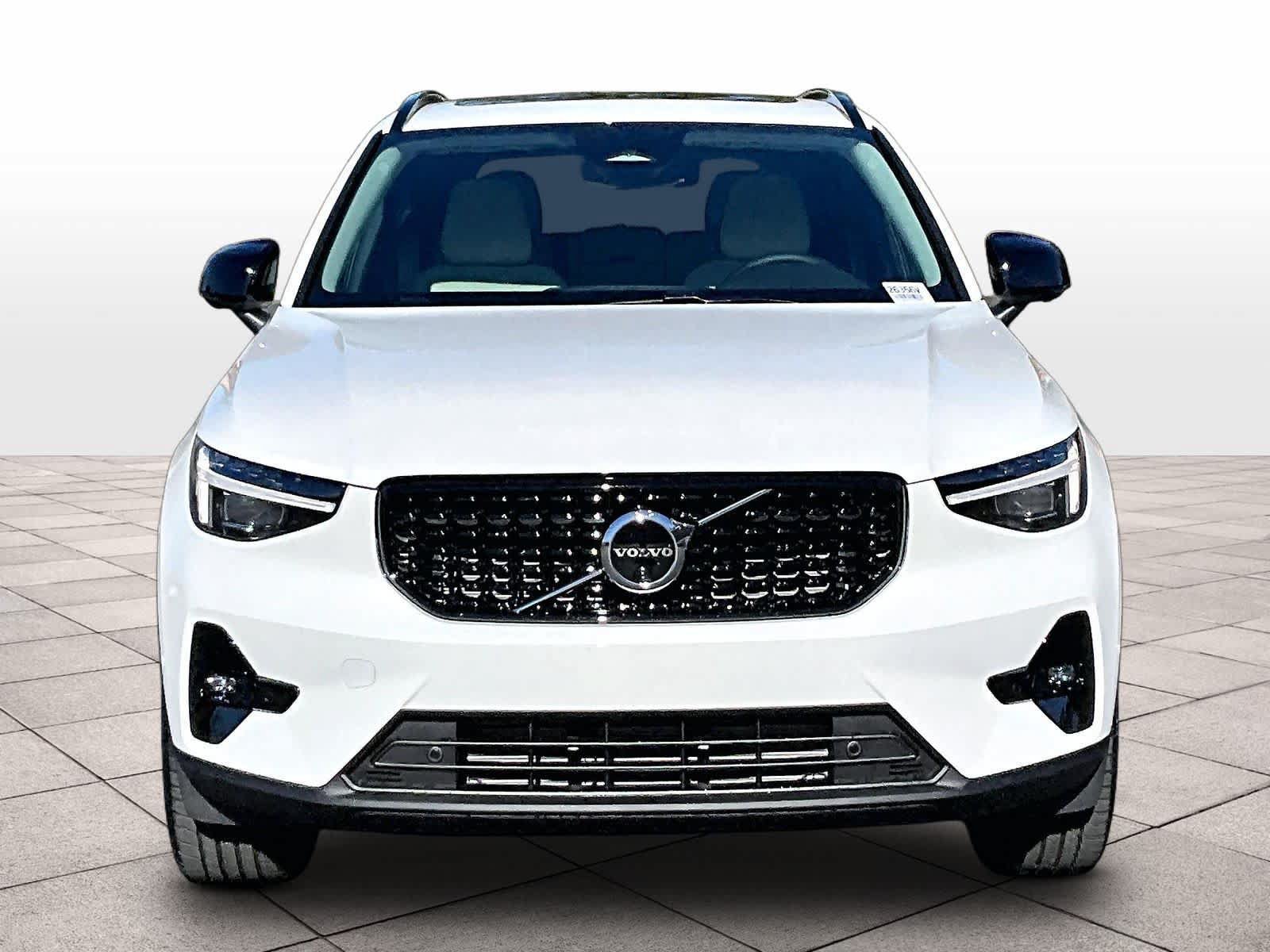 New 2026 Volvo XC40 B5 Plus w/ Protection Package Premier AWD/4WD image 5