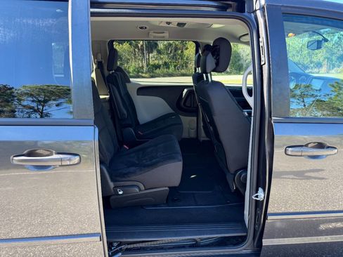 Used 2017 Dodge Grand Caravan SE w/ Power Window Group image 14