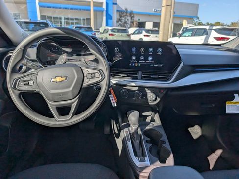 New 2026 Chevrolet Trax LS image 11