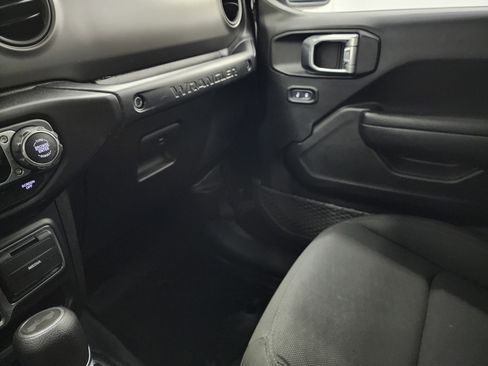 Used 2022 Jeep Wrangler Unlimited Sport image 12