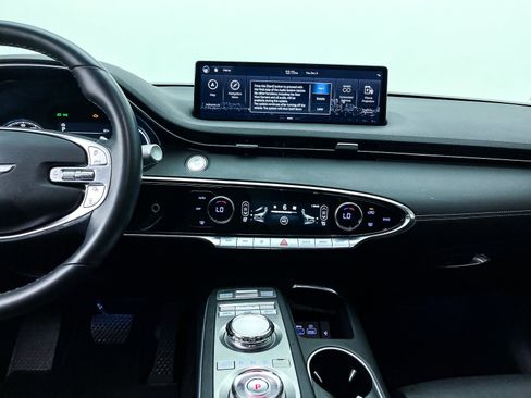 Used 2023 Genesis GV70 2.5T image 9