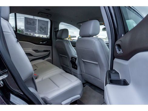 Used 2023 GMC Acadia SLT image 17