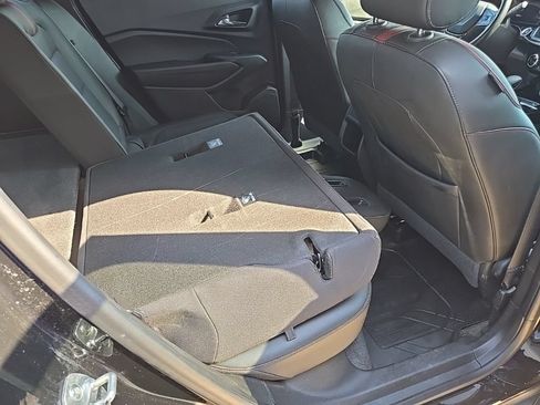 Used 2025 Chevrolet Trax RS w/ Sunroof Package FWD image 82