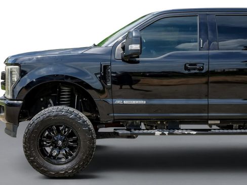 Used 2019 Ford F250 Lariat w/ Lariat Ultimate Package AWD/4WD image 10