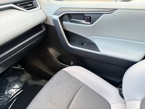Used 2025 Toyota RAV4 XLE w/ Convenience Package image 29