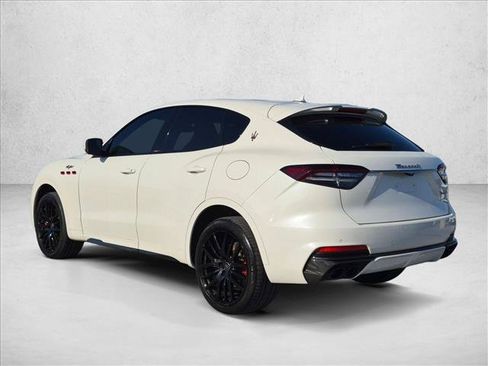 Used 2022 Maserati Levante Trofeo AWD/4WD image 7