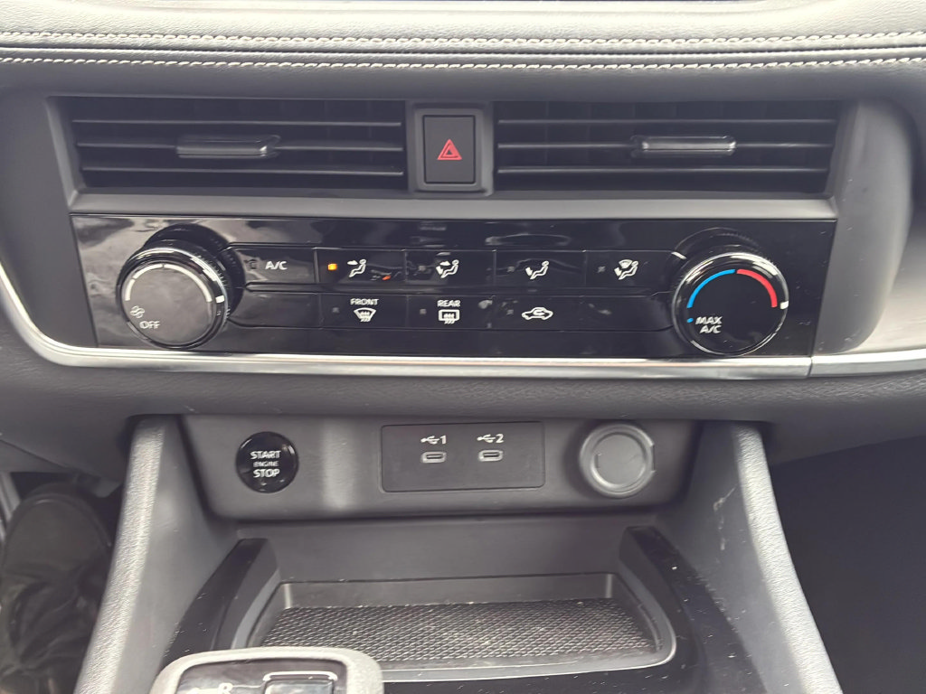 Used 2025 Nissan Rogue S FWD image 14