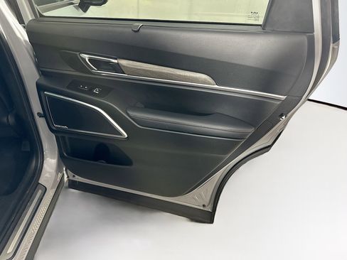 Used 2022 Kia Telluride SX w/ SX Prestige Package AWD/4WD image 34