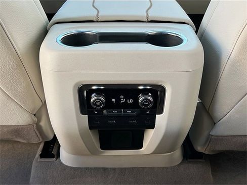 New 2026 GMC Yukon Denali w/ Denali Reserve Package image 18