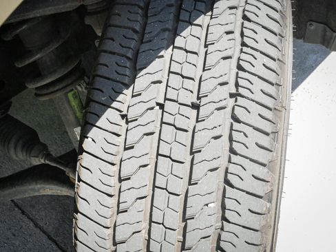 Used 2024 Chevrolet Colorado W/T RWD image 12