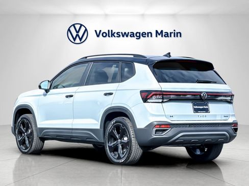 New 2026 Volkswagen Taos SE image 3