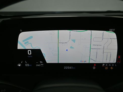 Used 2025 Chevrolet Traverse LT image 16