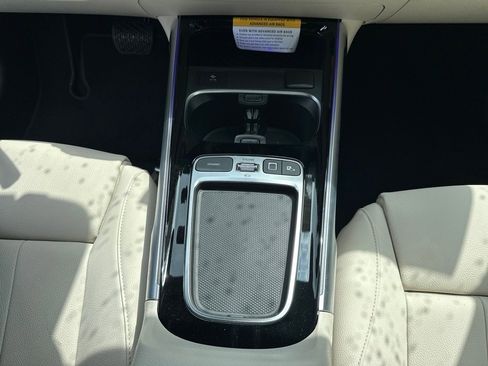 New 2025 Mercedes-Benz GLB 250 4MATIC image 22