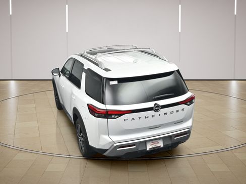 Certified 2025 Nissan Pathfinder Platinum w/ Cargo Package FWD image 38