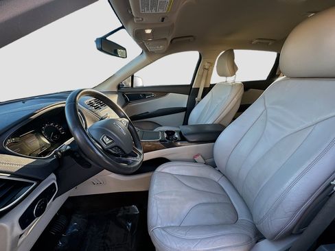 Used 2016 Lincoln MKX Select w/ Select Plus Package image 16