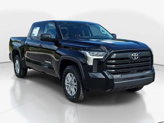 Used 2023 Toyota Tundra SR5 w/ SR5 Convenience Package AWD/4WD video 3