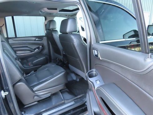Used 2020 GMC Yukon XL SLT image 28