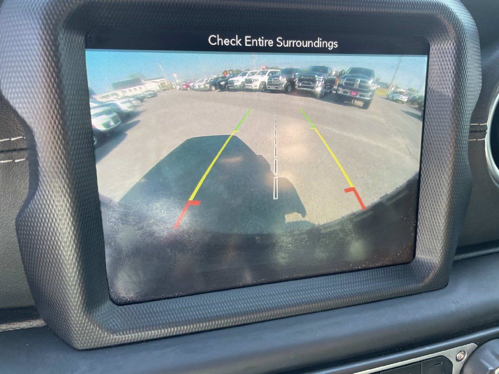 Used 2018 Jeep Wrangler Unlimited Sahara AWD/4WD image 47