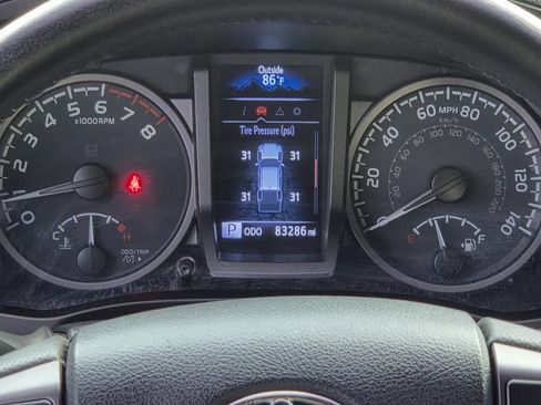 Used 2020 Toyota Tacoma TRD Off-Road AWD/4WD image 19