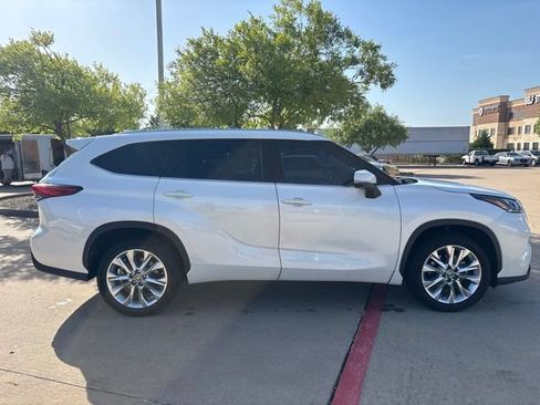 Used 2020 Toyota Highlander Limited FWD image 4