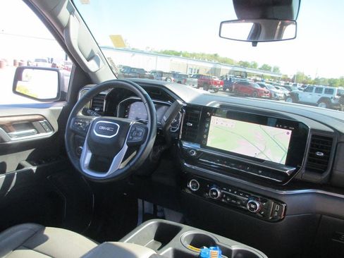 Used 2024 GMC Sierra 1500 Elevation image 24