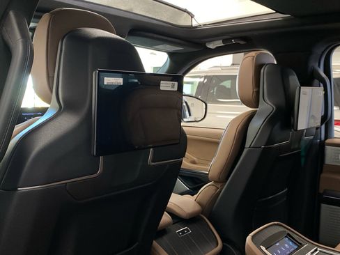 New 2025 Lincoln Navigator Black Label image 12