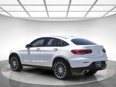 Used 2023 Mercedes-Benz GLC 300 4MATIC Coupe image 2