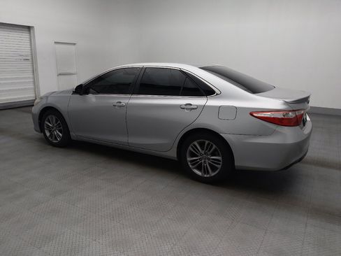 Used 2015 Toyota Camry SE FWD image 3