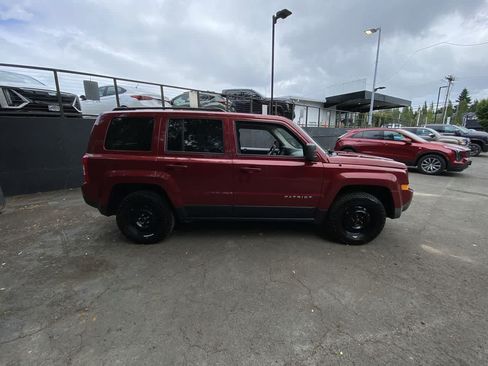 Used 2015 Jeep Patriot Sport w/ Power Value Group AWD/4WD image 7