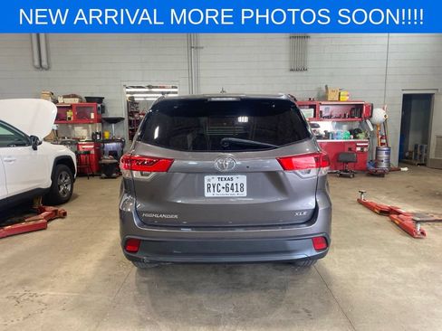 Used 2018 Toyota Highlander XLE FWD image 5