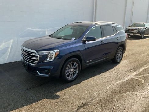 Used 2023 GMC Terrain SLT w/ LPO, Floor Liner Package image 32