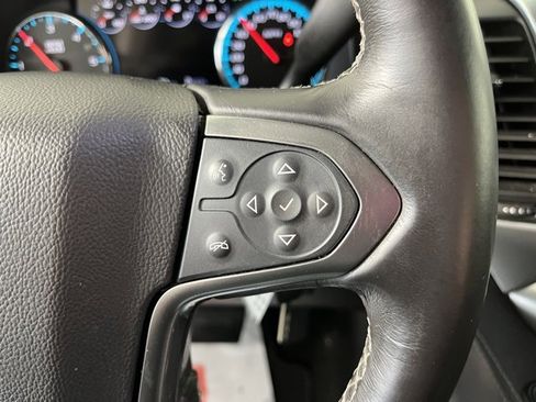 Used 2017 Chevrolet Suburban LT image 21
