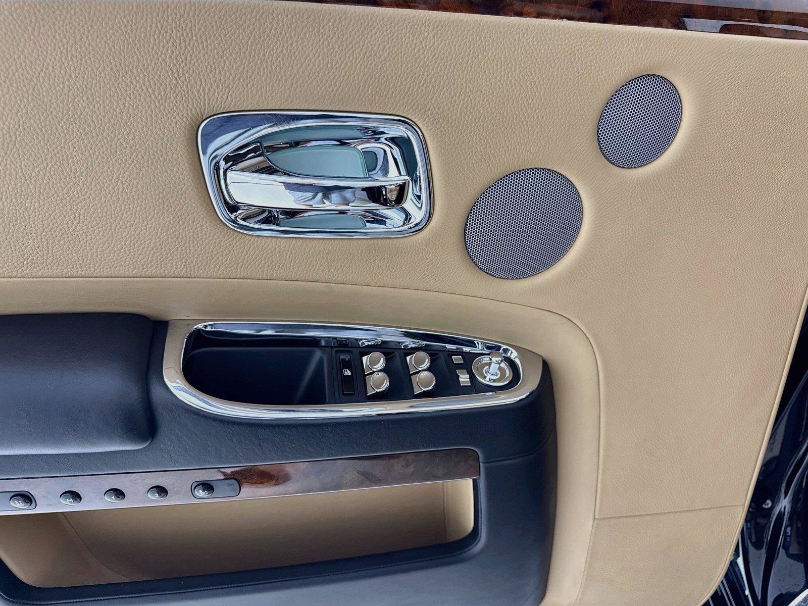 Used 2013 Rolls-Royce Ghost RWD image 11