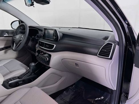 Used 2020 Hyundai Tucson Value w/ Winter Weather Package image 28